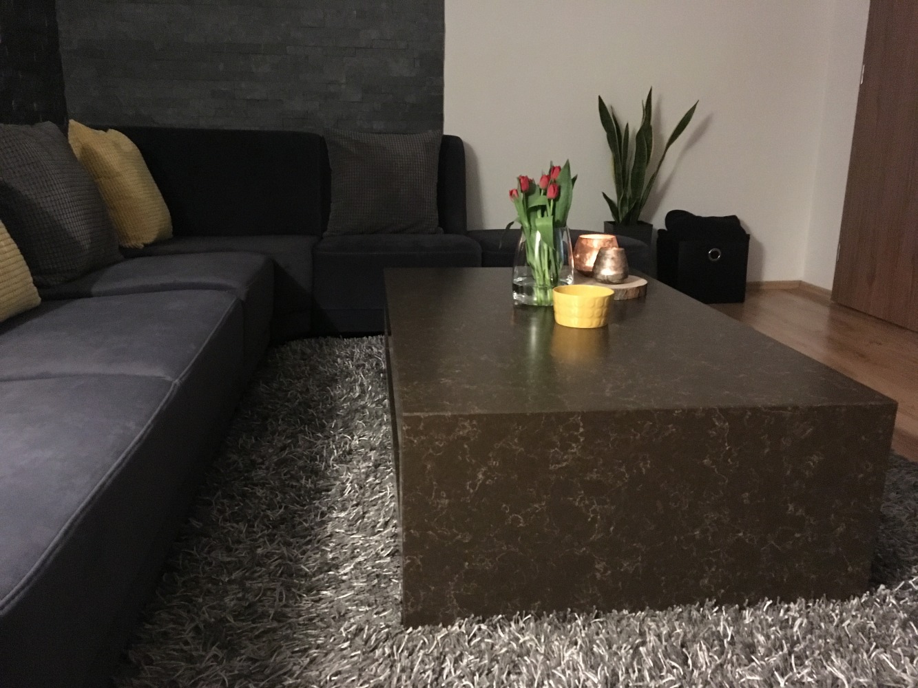 Küchenarbeitsplatte aus Konglomerat nach Maß, Braun – Technistone Noble Athos Brown - poliert